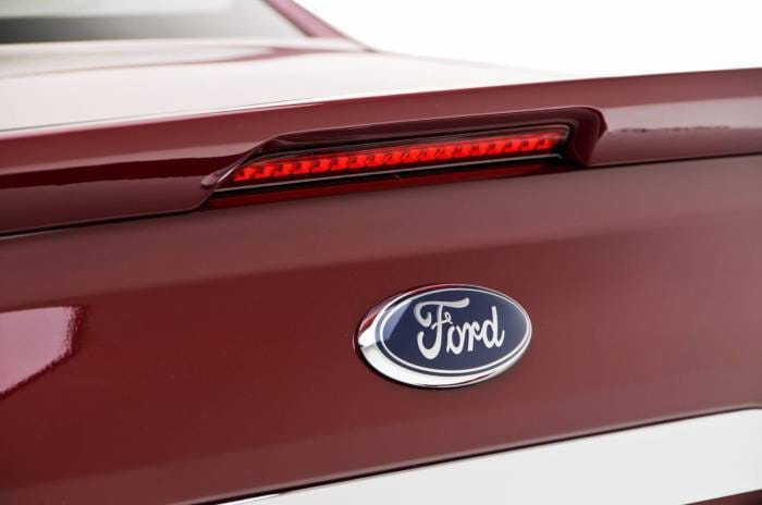 Ford Taurus 3dCarbon Deck Lid Spoiler with LED Light - 691274 thumbnail 2
