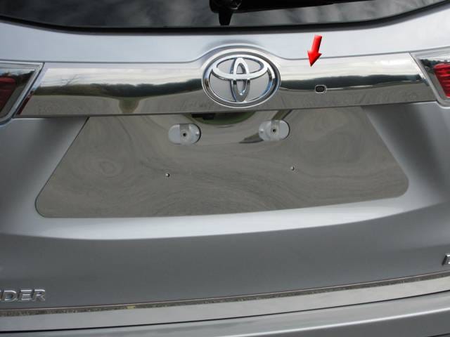TOYOTA HIGHLANDER 4dr QAA Stainless 1pcs License Plate Bar Accent LB14110