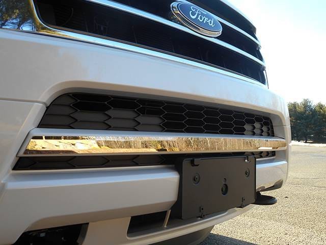 FORD EXPEDITION 4dr QAA Stainless 1pcs Grille Accent SG55383