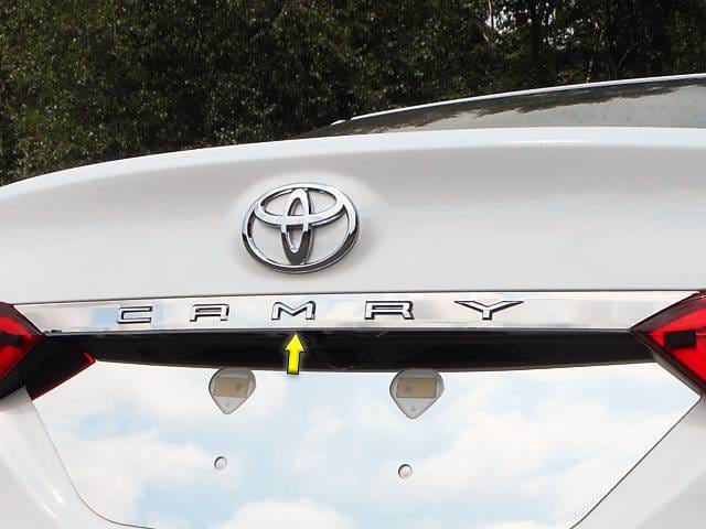 KIA SORENTO 4dr QAA Stainless 1pcs License Plate Bar Accent LB16820