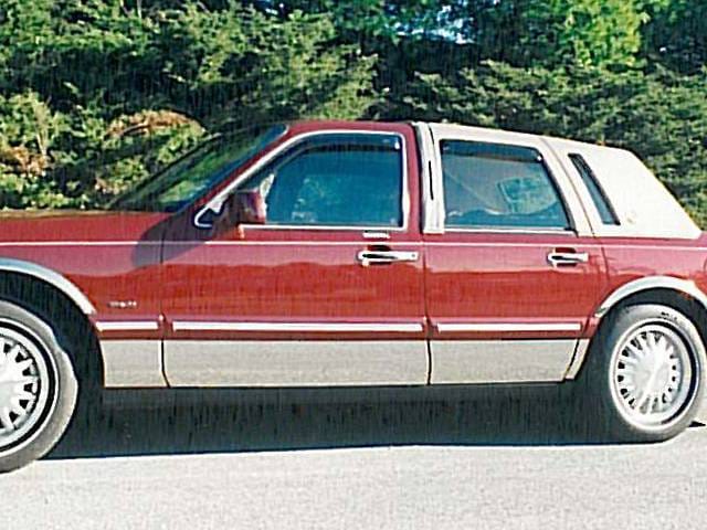 LINCOLN TOWN CAR 4dr QAA Stainless 8pcs Rocker Panel Trim TH35680 thumbnail 3