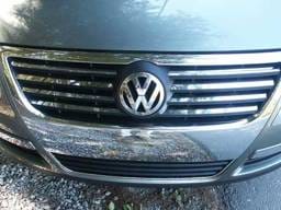 VOLKSWAGEN PASSAT 4dr QAA Stainless 8pcs Grille Accent SG26675