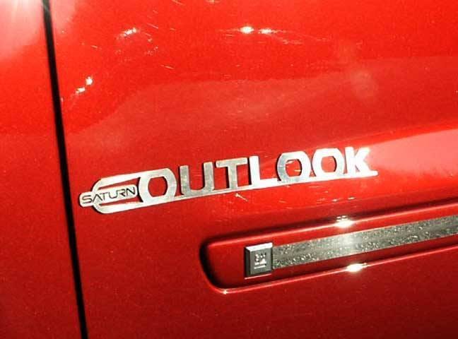 SATURN OUTLOOK 4dr QAA Stainless 2pcs Graphic/Logo/emblem SGR47425