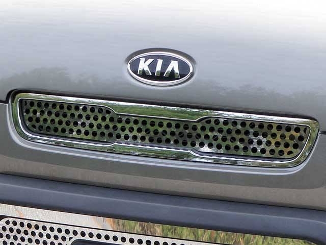 KIA SOUL 4dr QAA Stainless 1pcs Grille Accent SG10830