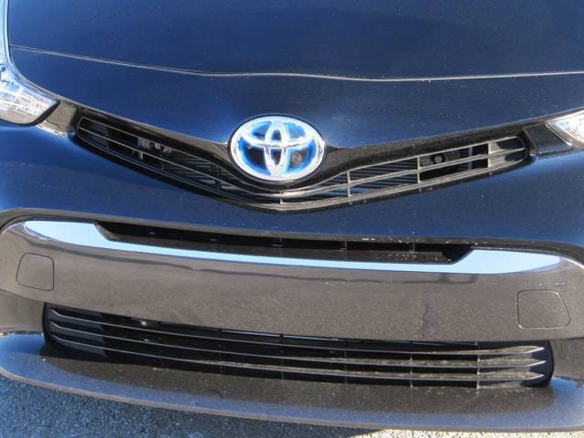 TOYOTA PRIUS V 4dr QAA Stainless 1pcs Grille Accent SG12700