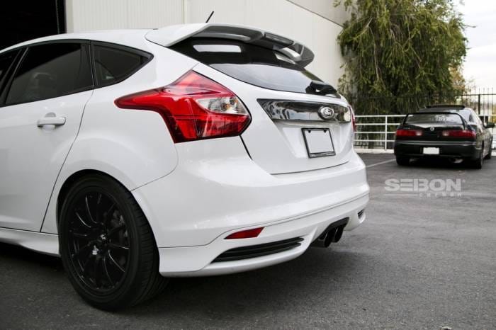Ford Focus OE-Style Seibon Carbon Fiber TAIL GARNISH!!! TG1213FDFO thumbnail 4