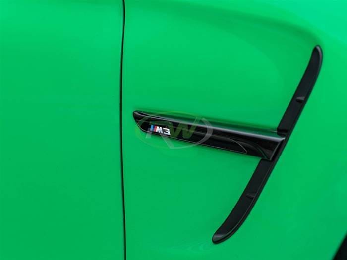 BMW F80 F82 F83 M3 M4 Gloss Black Fender Trim bmwf8x005 thumbnail 3