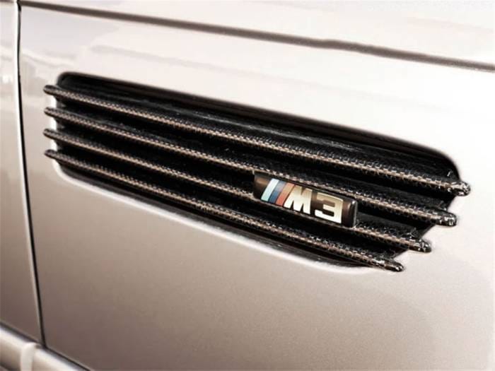 BMW E46 M3 Carbon Fiber Fender Grilles bmwe46m310